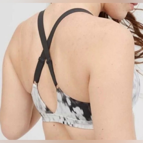 Offline By Aerie Shine Strappy Black in Grey/white Sports Bra Size M - Picture 10 of 10